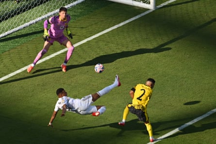 Kylian Mbappé scores an acrobatic goal against Borussia Dortmund