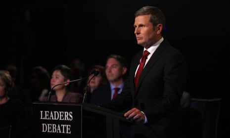Chris Uhlmann moderates debate between Malcolm Turnbull and Bill Shorten in 2016.