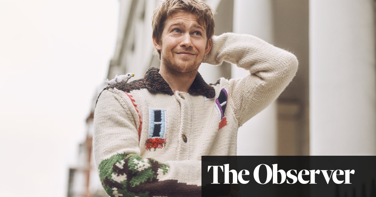 'Friends keep me tethered': actor Joe Alwyn on fame, dating Taylor Swift and keeping his feet on the ground