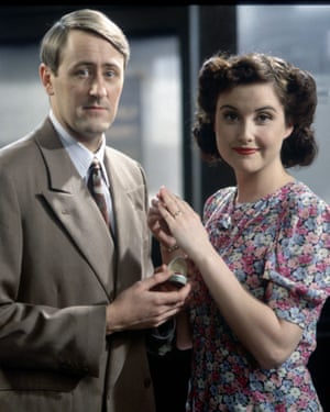 Nicholas Lyndhurst and Elizabeth Carling in Goodnight Sweetheart.