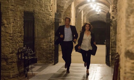 Robert Langdon (Tom Hanks) and Sienna (Felicity Jones) in the crypt of St Mark’s Basilica in Inferno (2016).
