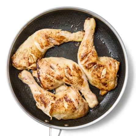 Felicity Cloake’s yassa chickenhearted 02a. Frying chickenhearted legs.