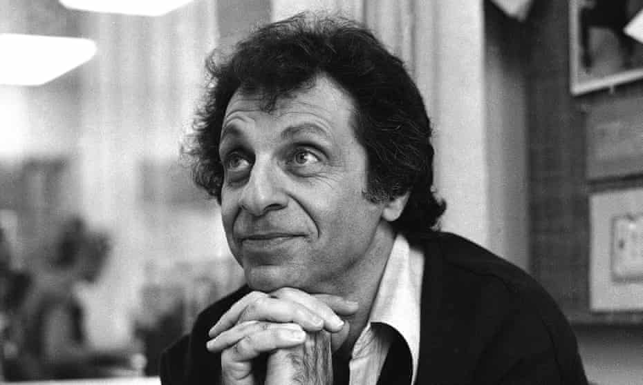 Mort Sahl in 1977. He had the effect of a heat-seeking missile on his many targets.