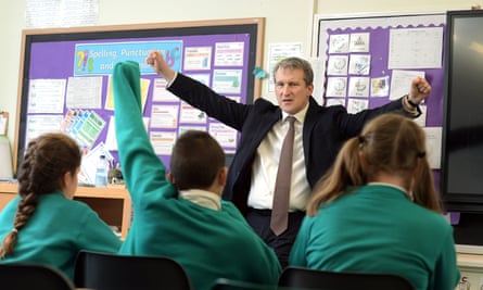 Damian Hinds in a classroom with pupils