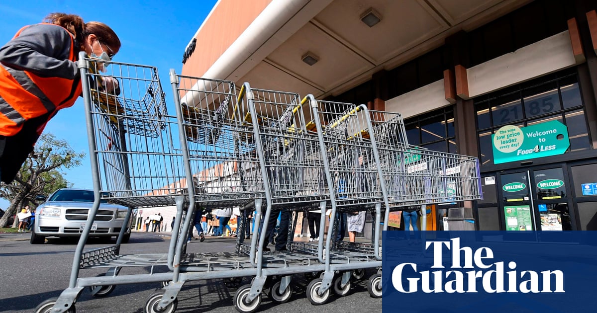 Grocery workers seek better pay and conditions as chains reap huge profits