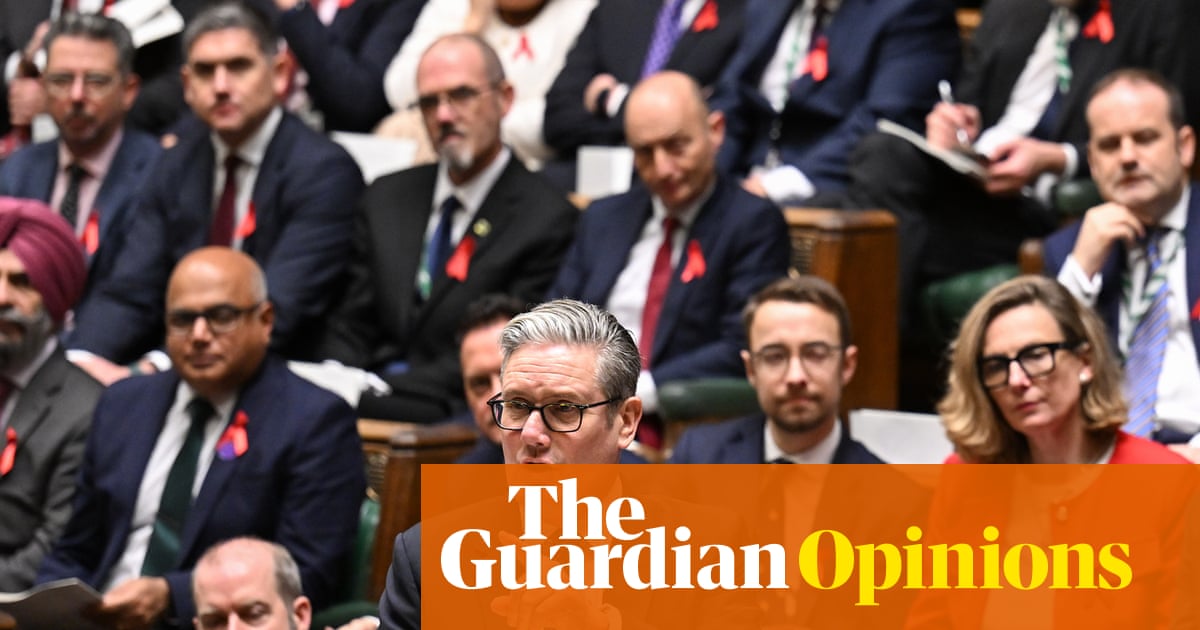 Keir’s performance in PMQs panto sets bar low enough for Kemi to stay as Tory leader | John Crace Keir’s performance in PMQs panto sets bar low enough for Kemi to stay as Tory leader | John Crace