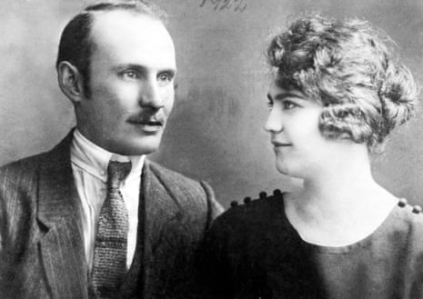 Gyula and Erszebet Keimovits, the author’s great grandparents. His own parents took a DNA test to establish their genetic ancestry.