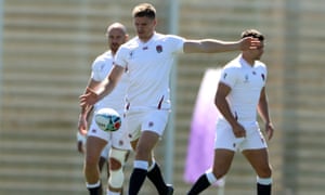 Owen Farrell entrena en Sapporo el sábado.