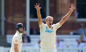 Jamieson successfully appeals for the wicket Sibley