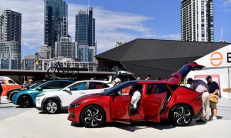 Queensland looks to turbocharge electric car sales amid debate over  government incentives 