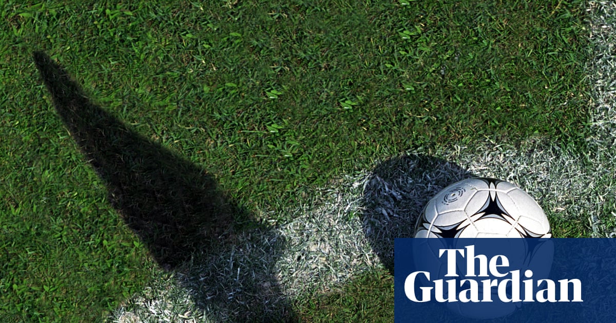 اللاعب الغاني دومينيك فريمبونغ قُتل عن عمر يناهز 20 عامًا في هجوم على حافلة الفريق اللاعب الغاني دومينيك فريمبونغ قُتل عن عمر يناهز 20 عامًا في هجوم على حافلة الفريق