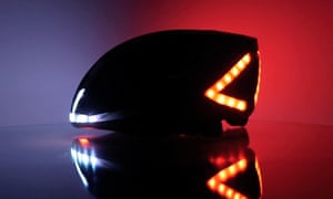 The Lumos bike helmet, displaying a left-turn signal