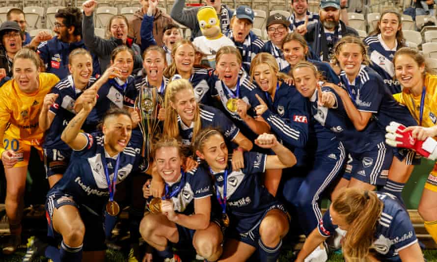 Melbourne Victory celebrate winning the 2021 W-League Grand Final.