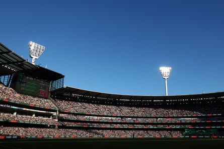 The BBL attracts 68,124 fans to the Melbourne Cricket Ground to watch the Stars and Renegades
