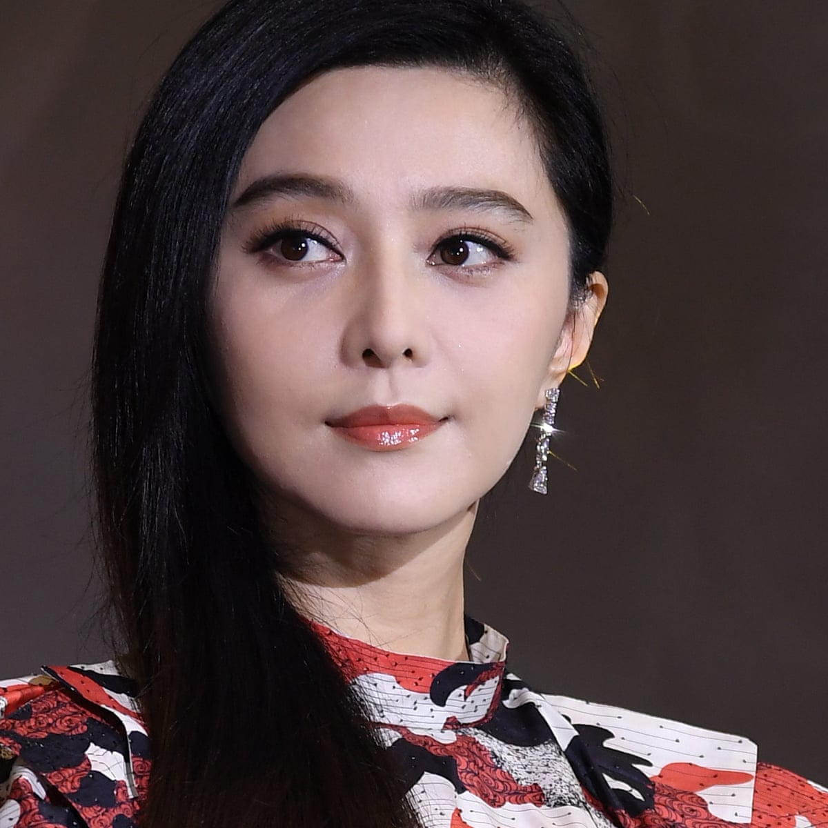 Chinese Star Fan Bingbing Reappears After Nearly A Year In Wilderness China The Guardian