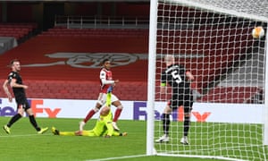 Joe Willock finds the back of the net.