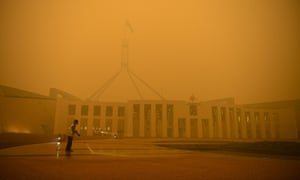 Parliament House in Canberra surrounded by smoke haze, 5 January 2020