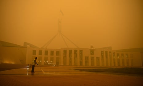 Parliament House in Canberra surrounded by smoke haze, 5 January 2020
