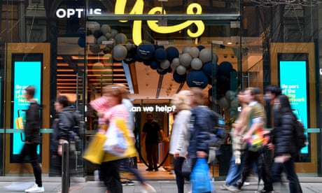 Optus customers exasperated by chatbots and ‘rubbish’ communication after data breach Optus customers exasperated by chatbots and ‘rubbish’ communication after data breach