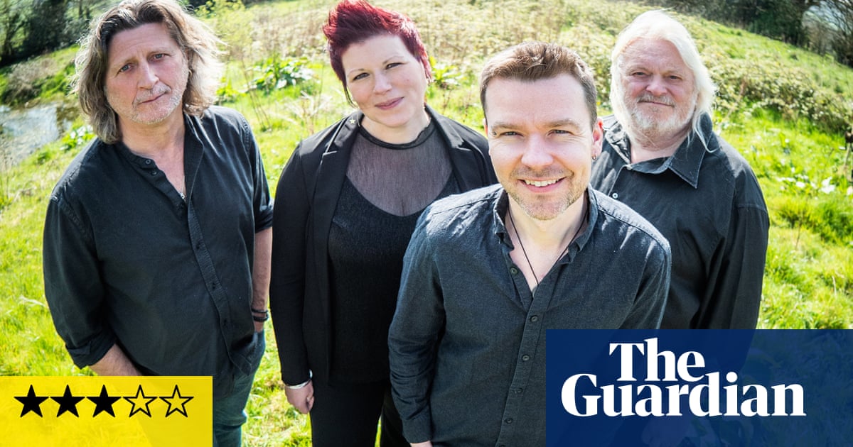 Show of Hands: Battlefield Dance Floor review – folk stalwarts keep it fresh