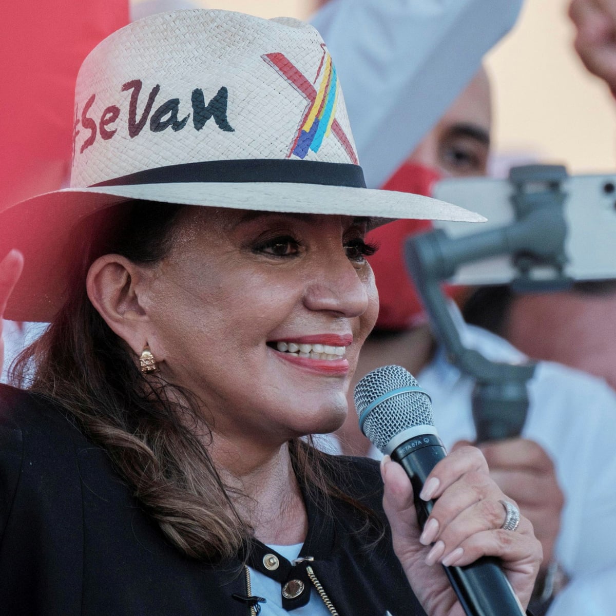 she s the only option hondurans hope xiomara castro can lead the nation in a new direction honduras the guardian