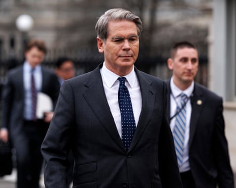 Petroliere che passano attraverso il Stretto di Hormuz