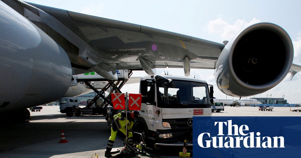 Airlines still have to pay compensation if flights cancelled due to fuel crisis, EU says