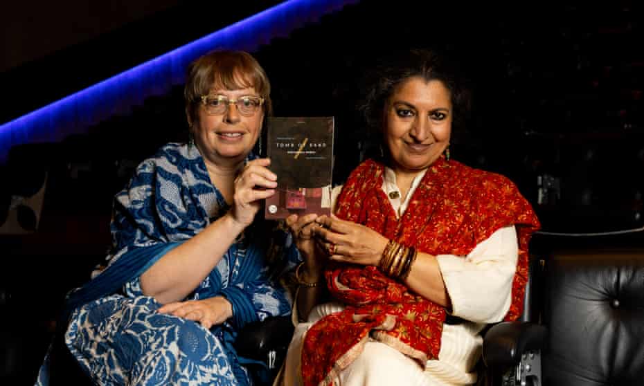 Daisy Rockwell and Geetanjali Shree, winners of the 2022 International Booker prize.