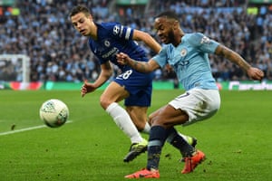 Sterling takes on Azpilicueta.