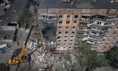 daft punk alive 2007 equipment A view of a site of an apartment building heavily damaged by a Russian missile strike in Kryvyi Rih.