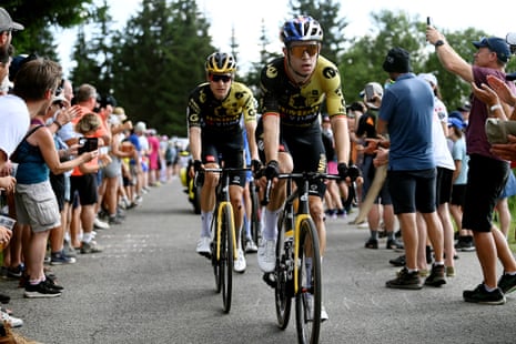 Bill sangat menikmati menonton Wout van Aert selama etape 14 Tour de France kemarin.