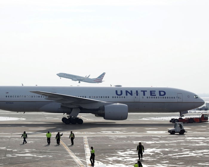 United plane clips tail of another aircraft at Chicago’s O’Hare airport