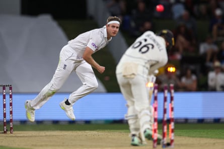 Stuart Broad takes the wicket of Tom Blundell in emphatic fashion