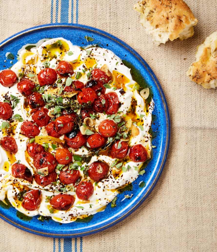 Hot charred cherry tomatoes with cold yoghurt