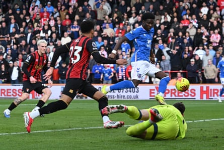 Eliezer Mayenda gives Sunderland the lead against Bournemouth