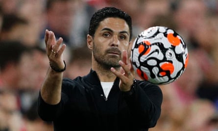Arsenal manager Mikel Arteta in All or Nothing.