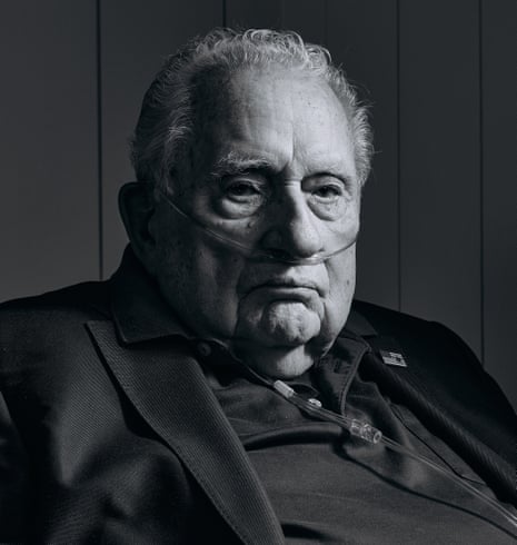 Clint Hill, Secret Service agent who leapt on to car after JFK was shot, dies aged 93 | John F Kennedy | The Guardian