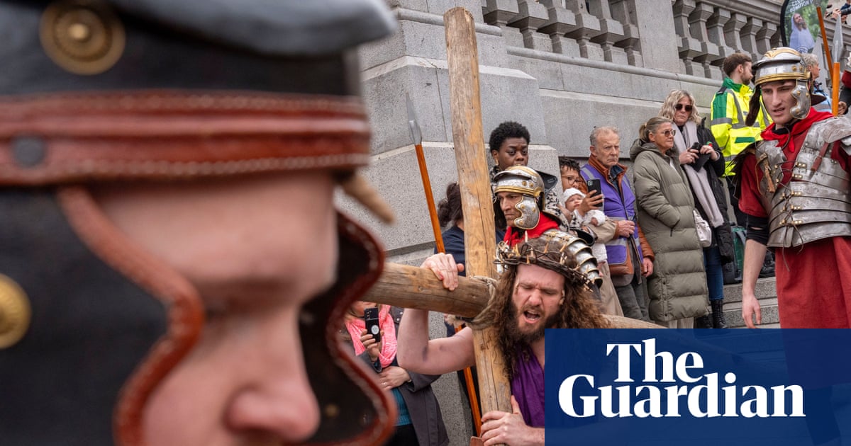 Fifteen years of the Passion of Jesus: a curtain call at Trafalgar Square – in pictures