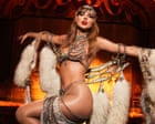 Taylor Swift si reinventa come showgirl nel suo nuovo album