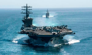 The aircraft carrier USS Nimitz (front) and the guided missile cruiser USS Philippine Sea in the Strait of Hormuz will travel on 18 September 2020.