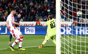 Son scores the second for Spurs.