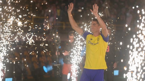 Cristiano Ronaldo receives rapturous welcome from Al Nassr fans – video