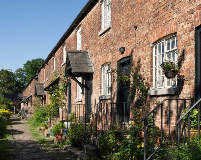 UK house prices stall for second straight month as agents warn of summer slump