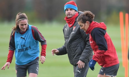 Joe Montemurro in Arsenal training with Heather O’Reilly, left, and Jemma Rose.