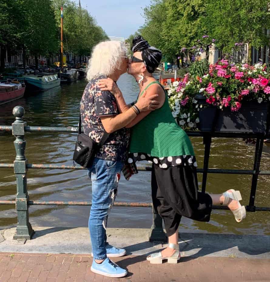 Tutti and Paul Bennett