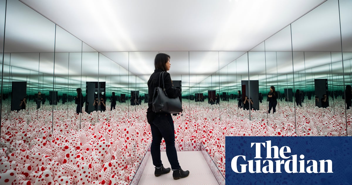 Best Photos Of The Day A Putin Selfie And Rihanna News The Guardian