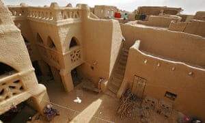 The old towns of Djenné have been inhabited since 250 BC and are characterised by the extraordinary use of earth in their architecture.
