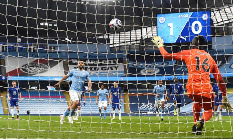 Manchester City’s Sergio Agüero makes a mess of his penalty against Chelsea.