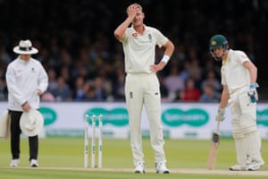 Английският Stuart Broad реагира.