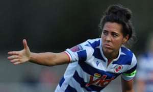 Fara Williams has signed a contract extension at Reading.